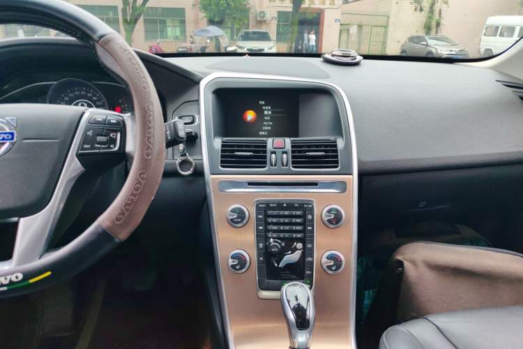 Used Volvo XC60 2015 T5 Smart Upgrade Model
