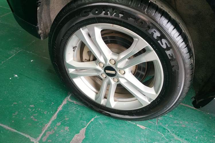 Used Wey VV5 2020 1.5T Two-Wheel Drive Color Pioneer
