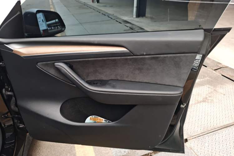 Used Tesla Model Y 2021 Standard Range Rear-Wheel Drive Version
