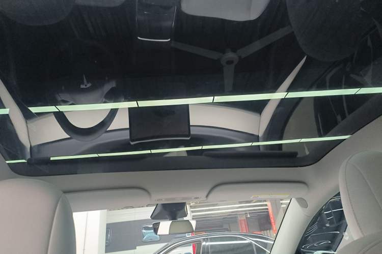 Used Tesla Model Y 2022 Long-Range All-Wheel-Drive Version