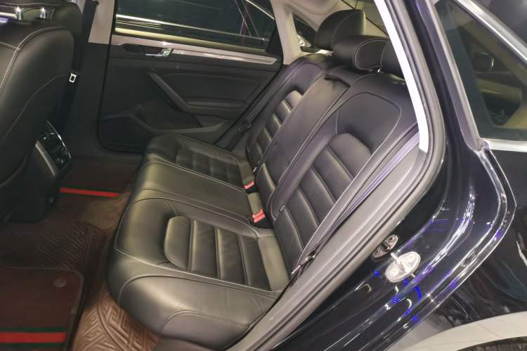 Used Volkswagen Passat 2017 330TSI DSG Luxury Edition
