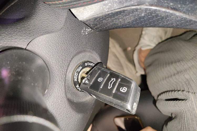 Used  Refine S3 2017 1.5L Manual Luxury Smart Model