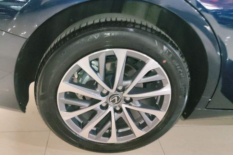 Used Lexus ES 2022 200 Excellence Edition
