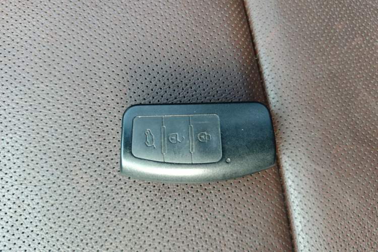 Used JMC Yusheng S350 2016 2.0T Automatic All-Wheel Drive Gasoline Ultra-Luxury 5-Seater
