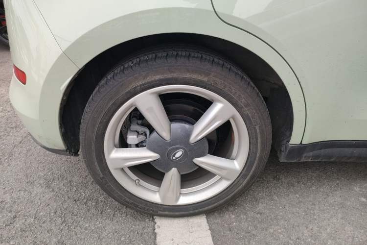 Used ORA Good Cat 2023 401 km Standard Range Luxury Version Lithium Iron Phosphate