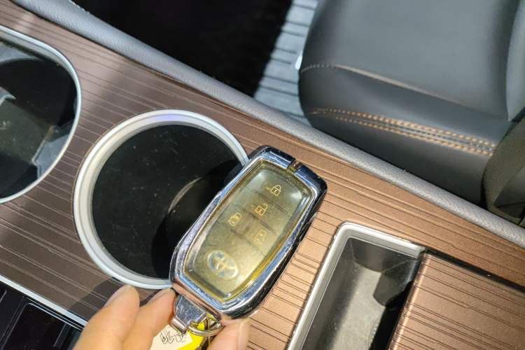 Used Toyota Sienna 2021 2.5L Hybrid Comfort Edition
