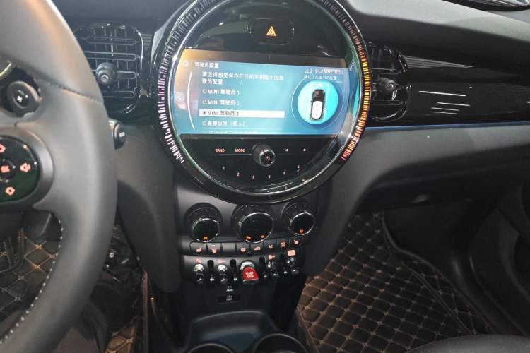 Used  MINI 2023 Facelift 2.0T COOPER S Artist Five-Door Edition
