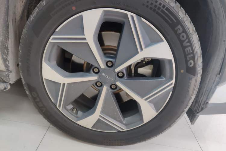 Used AION V 2024 Plus 70 Tech Edition Lithium Iron Phosphate
