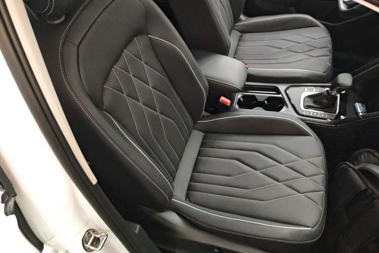 Used Volkswagen Tiguan L 2024 330TSI Automatic Two-Wheel Drive R-Line Enhanced Edition
