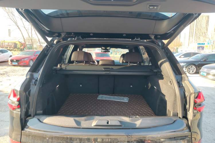 Used BMW X5 2023 xDrive 40Li M Sport Night Edition Package
