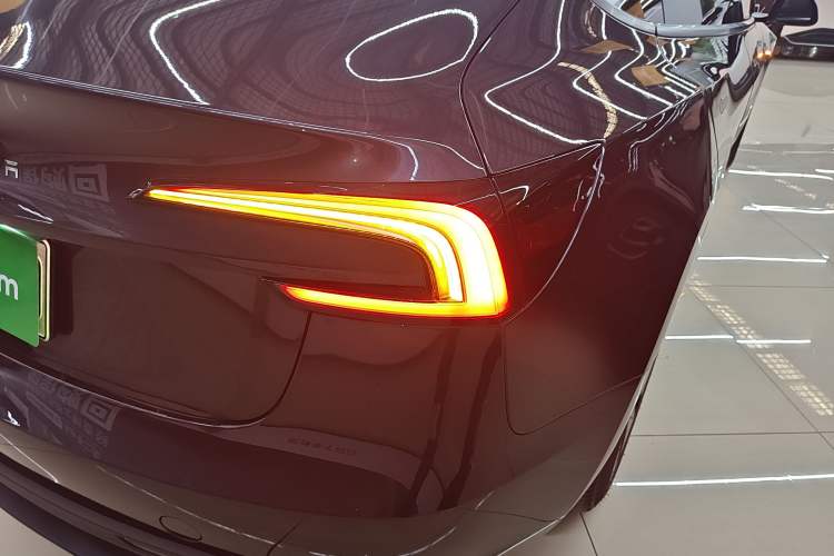 Used Tesla Model 3 2023 Rear-Wheel-Drive Version
