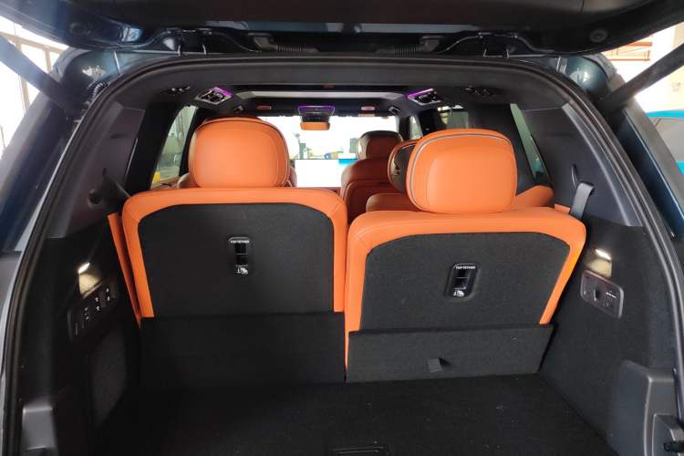 Used Lynk & Co 900 2025 2.0T Ultra
