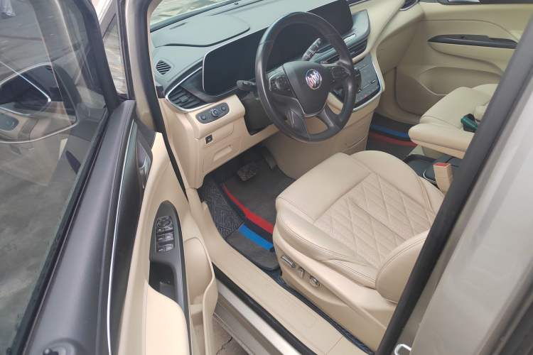 Used Buick GL8 2022 ES Land Cruiser 653T Luxury Model