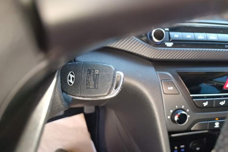 Used Hyundai Elantra 2016 1.4T Dual-Clutch Xuan Dong · Dynamic Version
