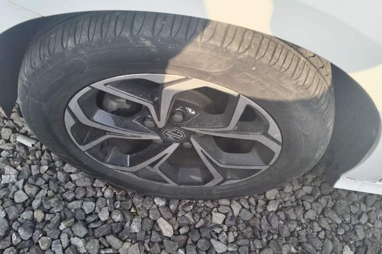 Used MG 5 2021 180 DVVT CVT Youthful Style Edition
