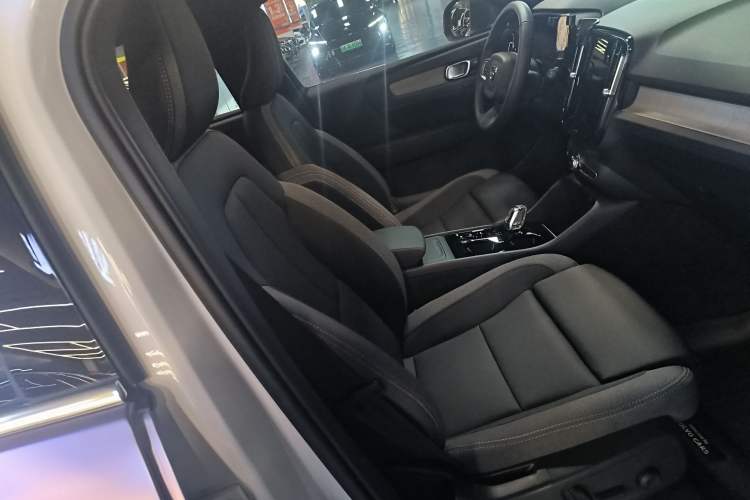 Used Volvo XC40 2023 B3 Zhiyuan Luxury Edition