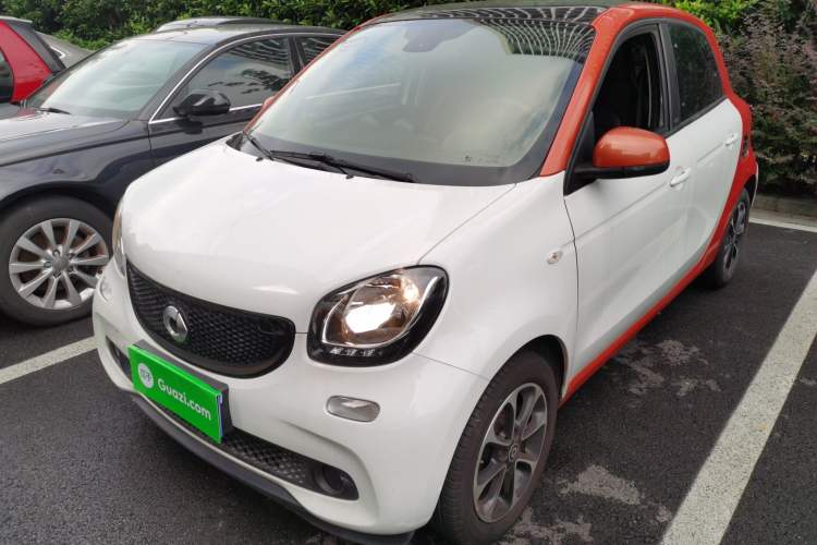 Used  forfour 2016 1.0L 52 kW Passion Edition
