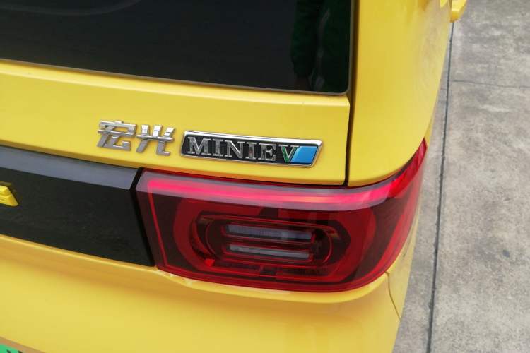 Used Wuling Hongguang MINIEV 2021 Macaron Premium Model – Lithium Iron Phosphate