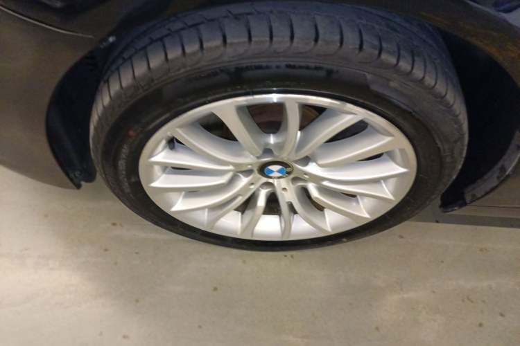 Used BMW 5 Series 2014 525Li Luxury Design Package
