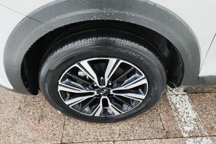 Used Kia kx1 Stonic 2021 1.4L CVT Fun & Sunroof Model
