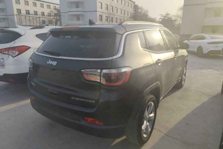 Used  Compass 2017 200T Automatic Family Edition
