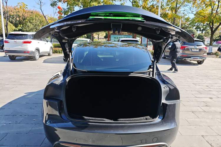 Used Tesla Model 3 2023 Rear-Wheel-Drive Version
