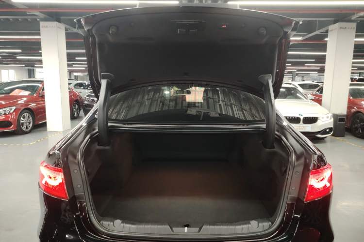 Used Jaguar XFL 2020 XFL 2.0T P200 Two-Wheel-Drive Rally Flag Edition
