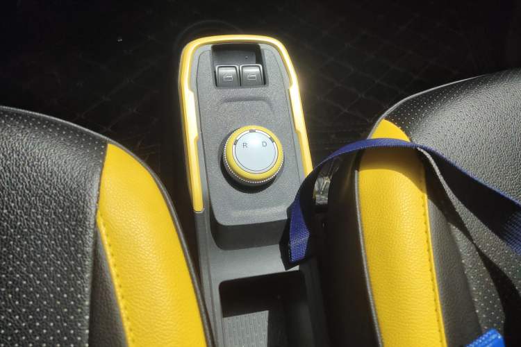 Used Chery QQ Ice Cream 2022 170km Sundae Phosphate Lithium-Ion
