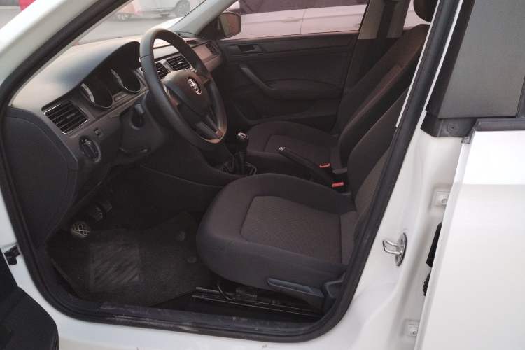 Used Skoda Rapid Spaceback 2018 1.6L Manual Standard Edition
