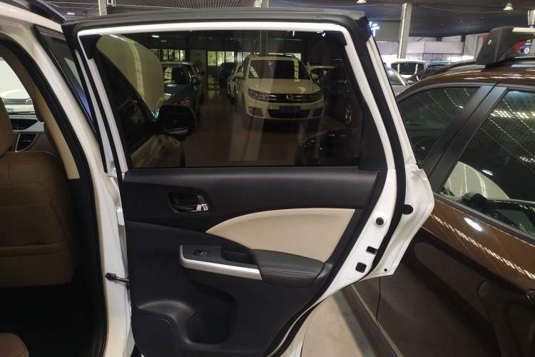 Used Honda CR-V 2015 2.4L four-wheel drive luxury version
