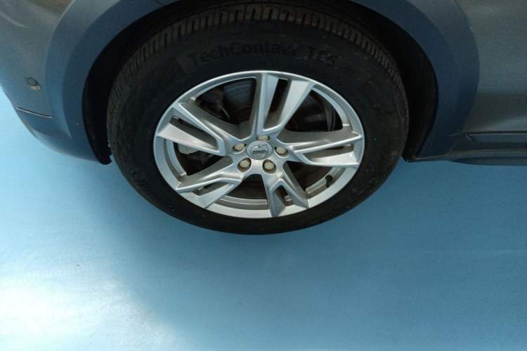 Used Volvo V90 2017 Cross Country T5 AWD Smart Range Edition
