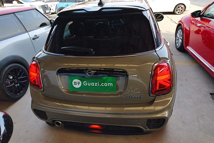 Used  MINI 2019 1.5T COOPER Racing Edition Five-Door Model
