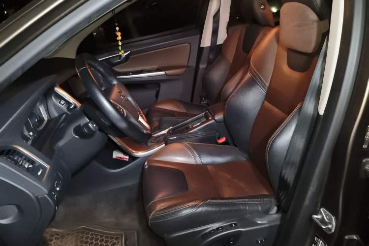 Used Volvo XC60 2017 T5 AWD Smart Range Edition
