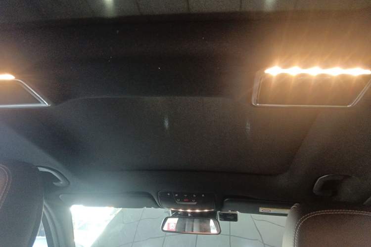 Used Mercedes-Benz GLC 2019 Refreshed GLC 300 L 4MATIC Dynamic Edition
