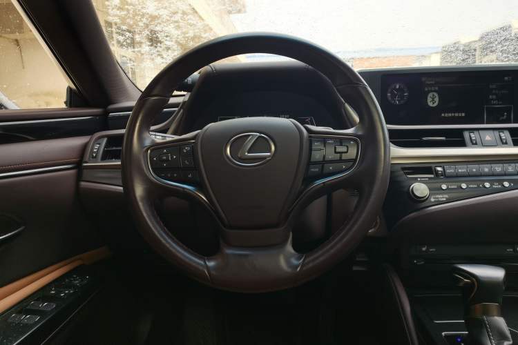 Used Lexus ES 2020 200 Excellence Edition
