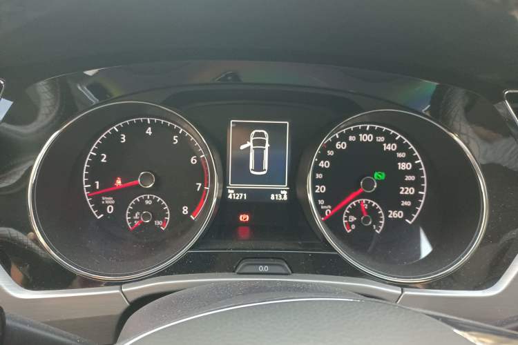 Used Volkswagen Touran 2018 Volkswagen Touran L 280TSI DSG Comfort Edition 7 Seats China VI Standard
