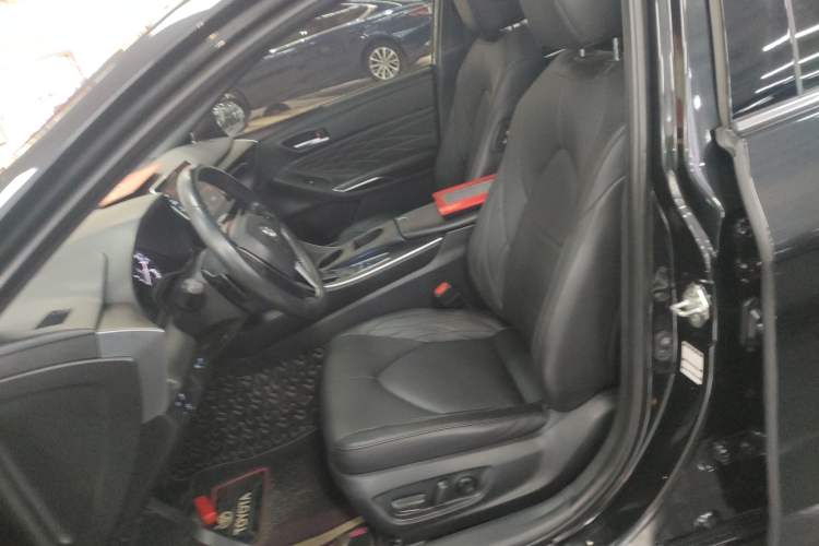 Used Toyota Avalon 2019 2.5L Touring Premium Version China VI Standard