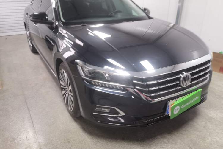 Used Volkswagen Passat 2019 330TSI Luxury Edition China VI Standard
