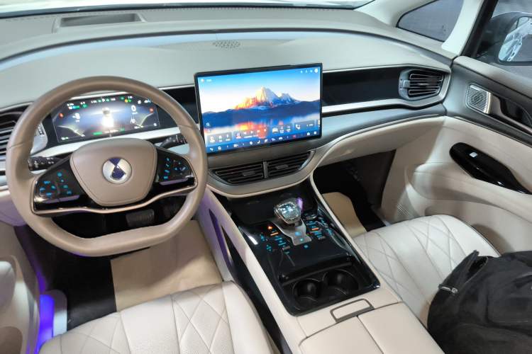 Used Denza D9 2022 DM-i 970 Four-Wheel Drive Prestige Model