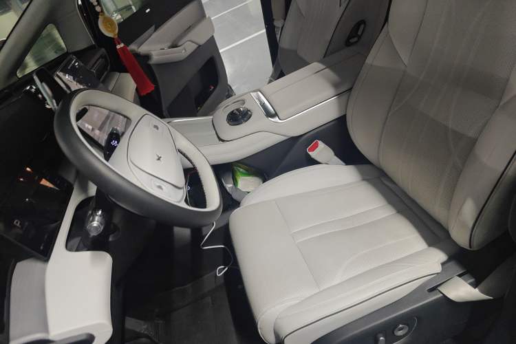 Used XPeng X9 2024 702 Ultra-Long Range Max
