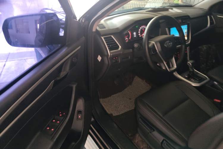 Used SAIC MAXUS T60 2017 2.0T Gasoline Automatic Two-Wheel Drive High-Ride Elite Standard Cabin