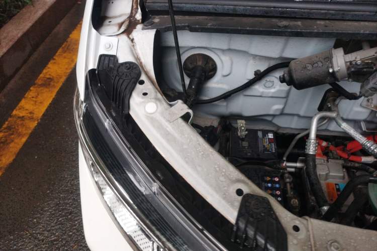 Used Wuling Yangguang 2024 300km Range Practical Window-Sealed Version 60kW
