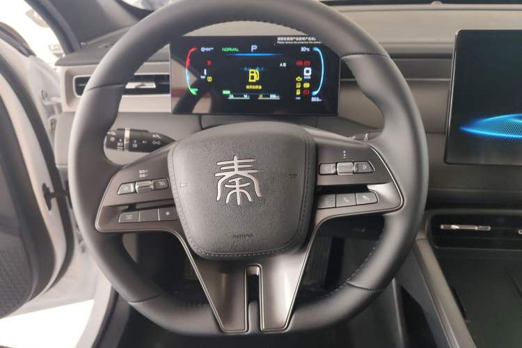 Used BYD Qin PLUS 2025 DM-i Smart Drive 55KM Leading Model
