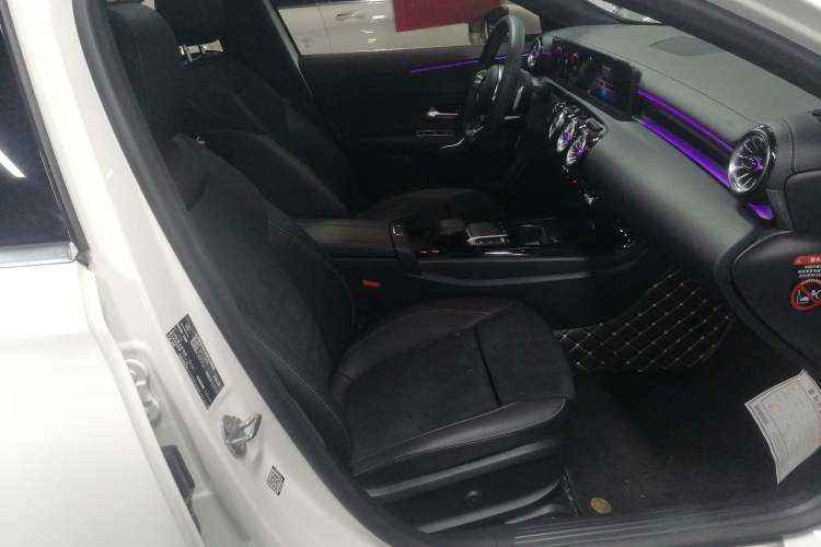 Used Mercedes-Benz A-Class 2021 A 200 L Sport Sedan Fashion Model
