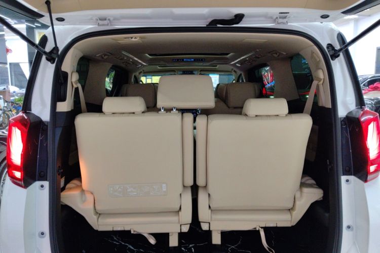 Used Toyota Alphard 2021 Dual-Motor 2.5L Premium Edition
