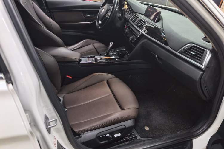 Used BMW 3 Series 2019 320Li Fashion Model
