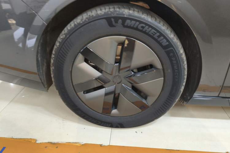 Used Li Auto MEGA 2025 Home Family Special Edition
