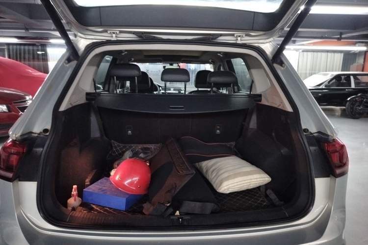 Used Volkswagen Tiguan L 2019 330TSI Automatic Two-Wheel Drive Smart Luxury Version China V Emission Standard