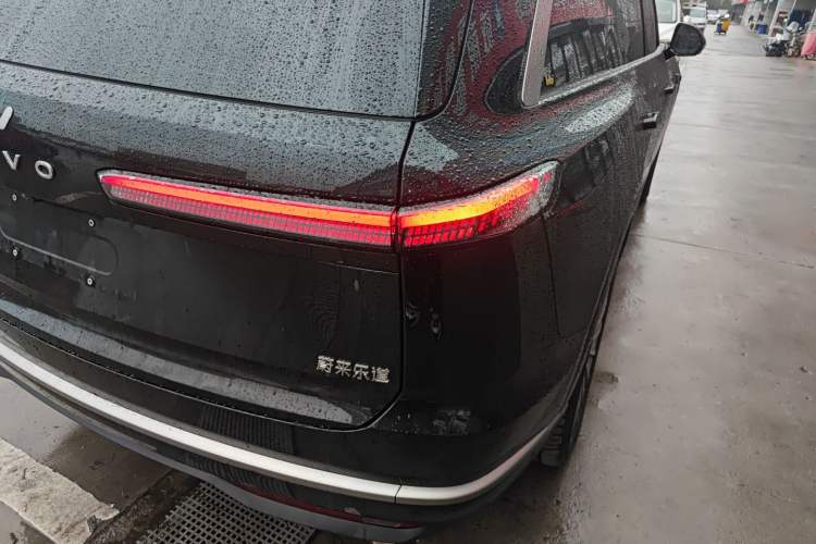 Used ONVO Luxeed L90 2025 Model—Ultra Six-Seater Version
