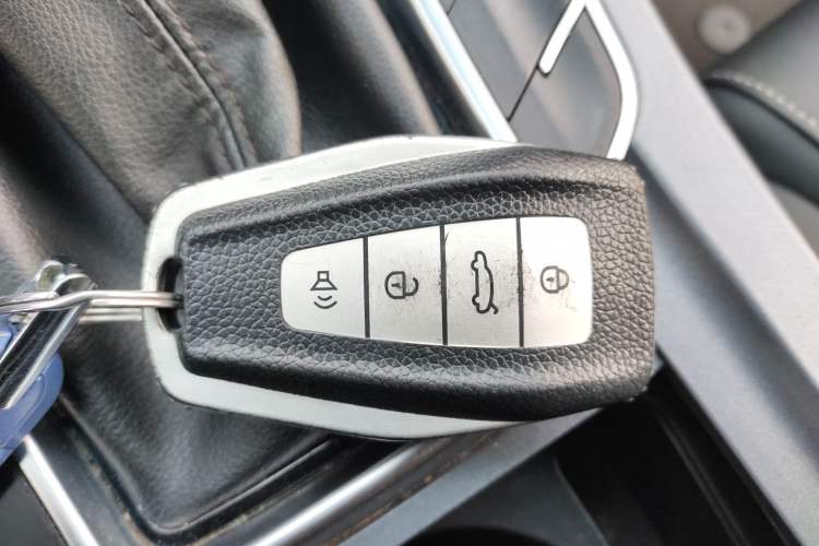 Used Geely Auto Emgrand 2019 Leading Edition 1.5L CVT Luxury Model China VI Standard
